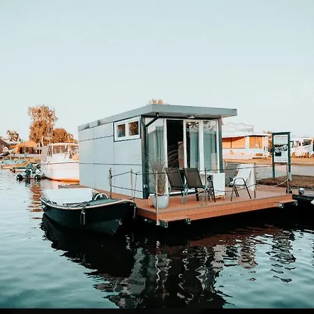 Hotel na wodzie Hausboot Urlaub In Ostfriesland Auf Der Waterhome 1