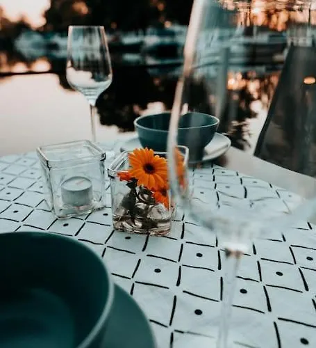 Hausboot Urlaub In Ostfriesland Auf Der Waterhome 1 Hotel en barco Grossefehn