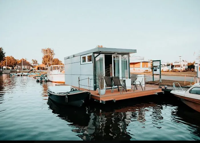 船屋 Hausboot Urlaub In Ostfriesland Auf Der Waterhome 1